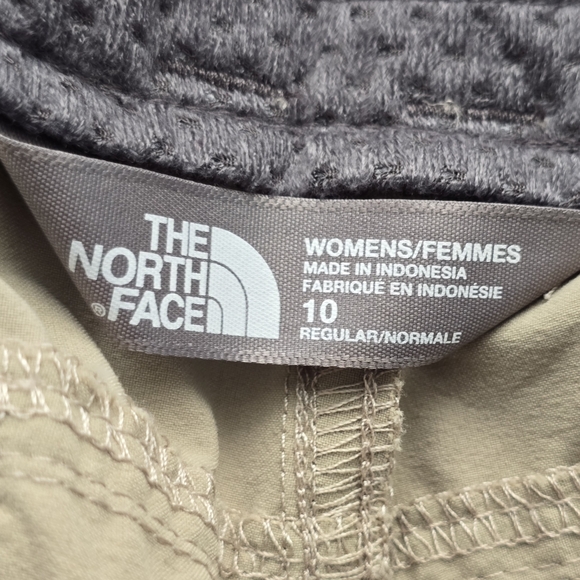 The North Face sage green lightweight hiking casual activewear shorts, sz 10 - Picture 2 of 8